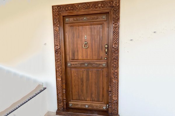 teak_door
